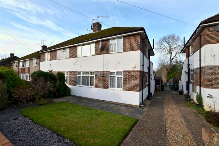 2 Bedroom Maisonette To Rent In Meadow Way, Reigate, RH2