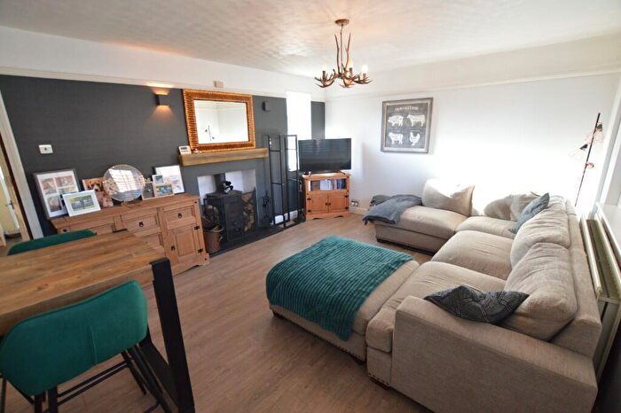 3 Bedroom Terraced House For Sale In Highfield Crescent, Brogborough, MK43