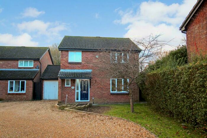 4 Bedroom Detached House To Rent In Brook Road, Horsham, RH12