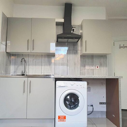 1 Bedroom Studio To Rent In Davis Road, Acton, W3