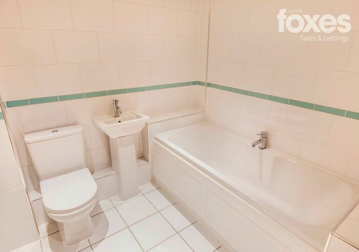 2 Bedroom Apartment To Rent In Pirbright House, West Cliff Gardens, Bournemouth, Dorset, BH2