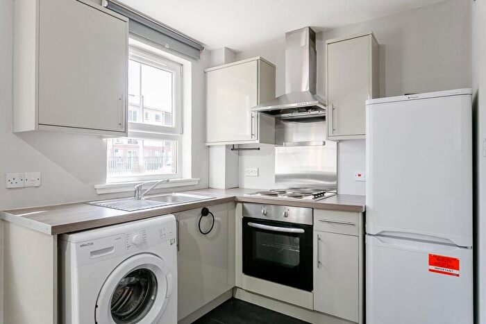 1 Bedroom Flat For Sale In Laichpark Loan, Edinburgh, EH14