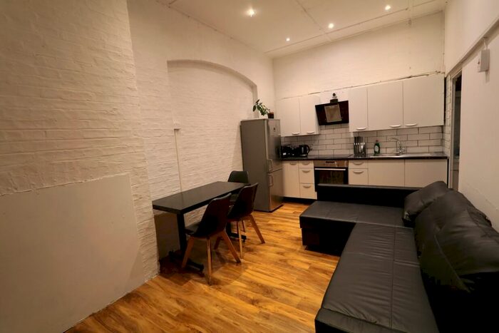2 Bedroom Flat To Rent In Goswell Road, Barbican, EC1V