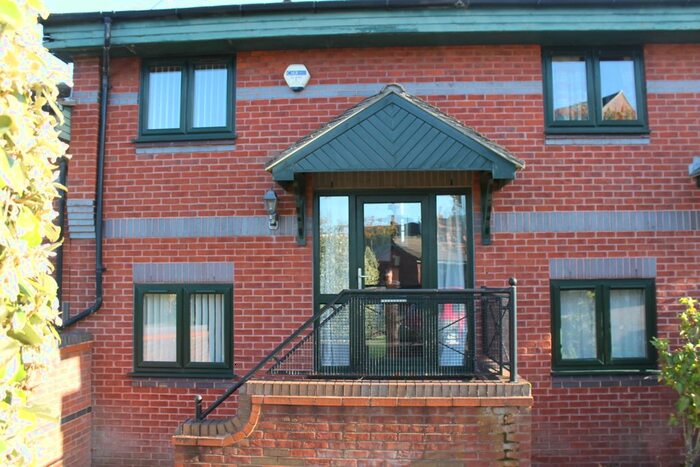 2 Bedroom Maisonette To Rent In Priory Wharf, Birkenhead, CH41