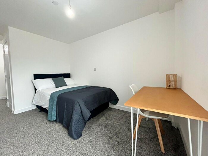 9 Bedroom Apartment To Rent In Camden Street, Liverpool, Merseyside, L3