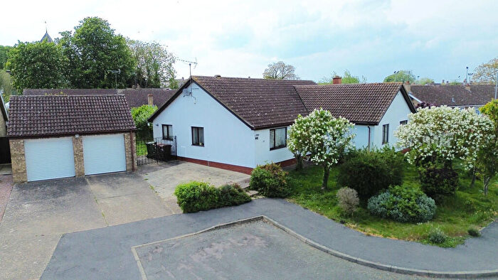 4 Bedroom Detached Bungalow For Sale In St. Peters Drive, Chatteris, Cambs., PE16
