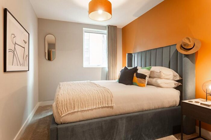 3 Bedroom Flat To Rent In New York Square, Soyo, Quarry Hill, Leeds, West Yorkshire, LS2