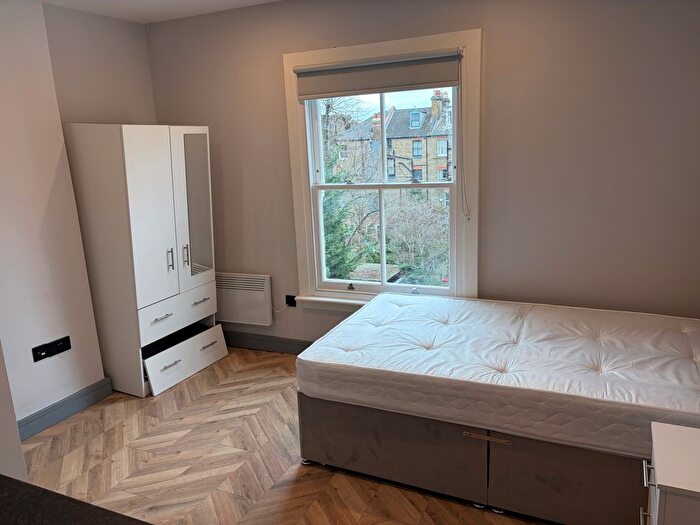 Studio To Rent In Tufnell Park Road, Tufnell Park London, N7