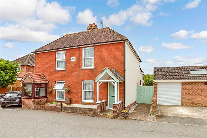 3 Bedroom Semi Detached House For Sale In Dering Road, Bridge, Canterbury, Kent, CT4