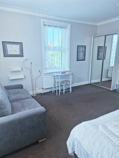 3 Bedroom Maisonette For Sale In Sandringham Road, Newcastle Upon Tyne, NE3
