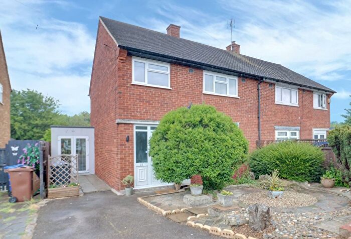 3 Bedroom Semi-detached House For Sale In Usk Road, Aveley, RM15