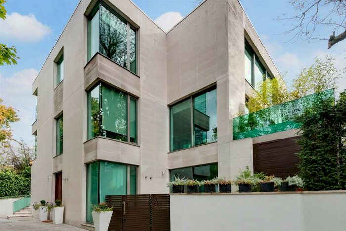 5 Bedroom Detached House To Rent In West Heath Road, Hampstead, NW3