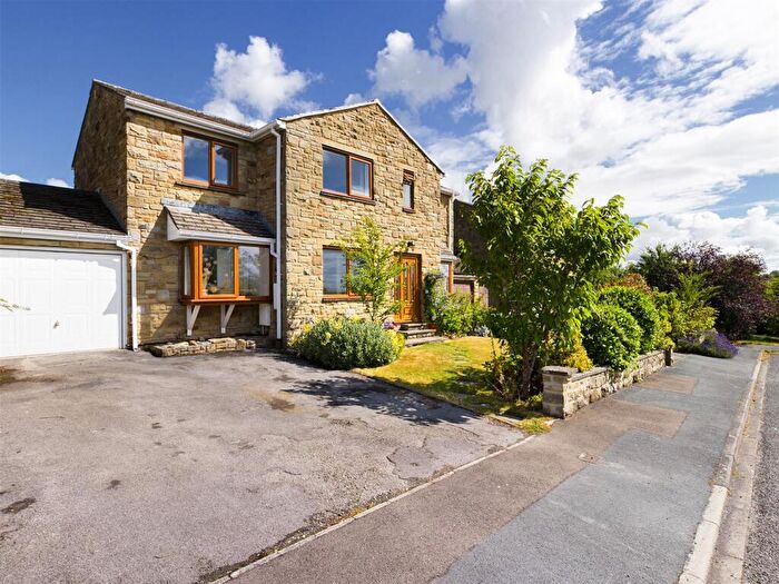 4 Bedroom Link Detached House For Sale In Bolton Court, Leyburn, DL8
