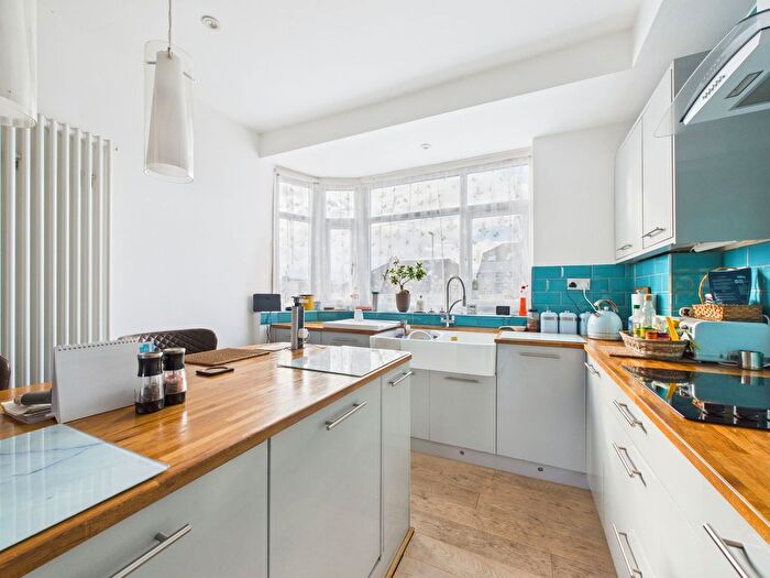 3 Bedroom Chalet For Sale In Lewis Road, Lancing, BN15