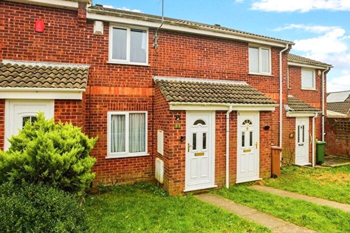 2 Bedroom House To Rent In Yeo Close, Efford, Plymouth, Devon, PL3