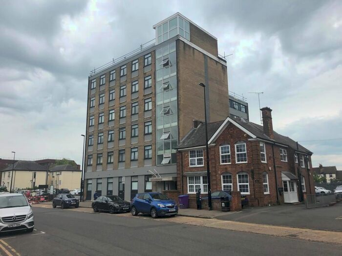 1 Bedroom Flat To Rent In Buckingham Street, Aylesbury, HP20