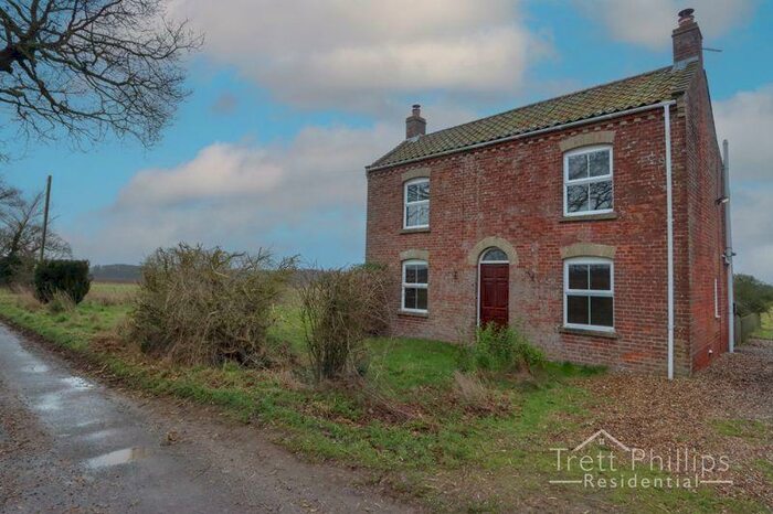 3 Bedroom Character Property To Rent In Eastfield Road, Hickling, NR12