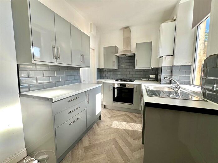 3 Bedroom Terraced House For Sale In Chelsea Street, Keighley, BD21
