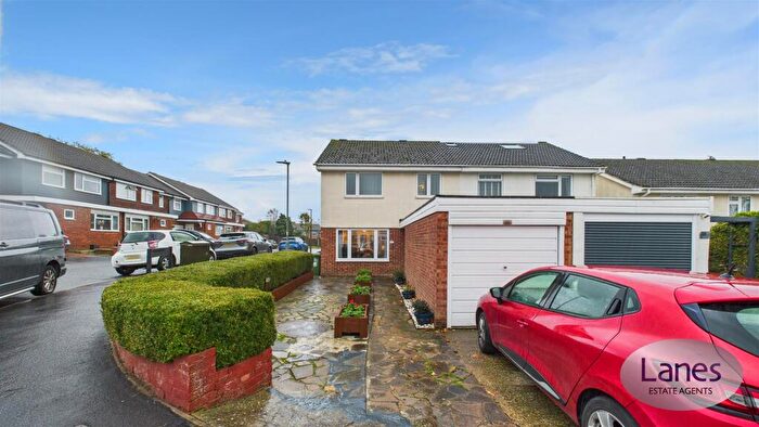 3 Bedroom End Of Terrace House For Sale In Smarts Green, Cheshunt, EN7