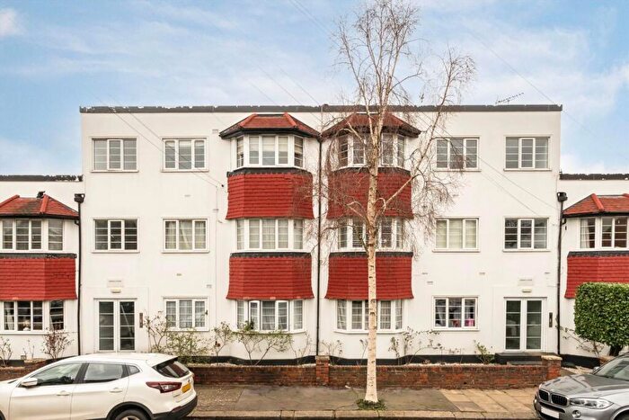 2 Bedroom Flat To Rent In Crown Road, London, N10