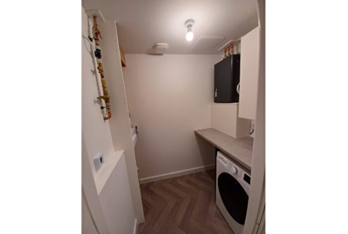 2 Bedroom Flat To Rent In , Armour Street, G31