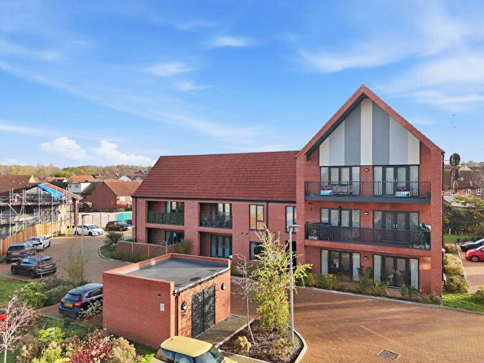 1 Bedroom Flat For Sale In Goldington Crescent, Billericay, CM12