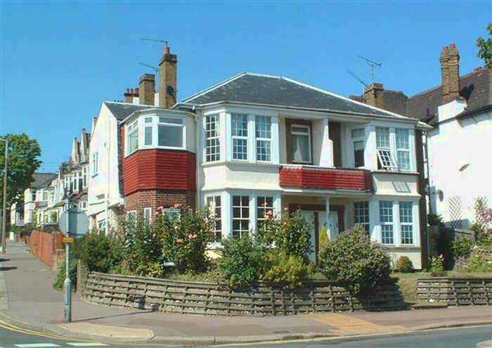 2 Bedroom Apartment To Rent In Estuary Views - Leigh On Sea, SS9