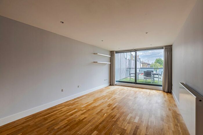 2 Bedroom Flat To Rent In Fulham Road, Chelsea, SW10