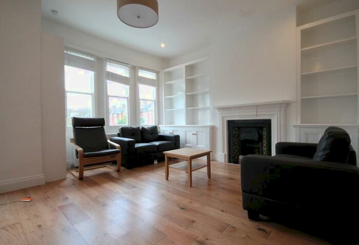 2 Bedroom Flat To Rent In Rathcoole Gardens, Crouch End, N8