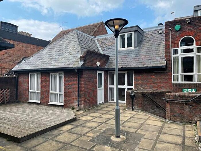 1 Bedroom Maisonette To Rent In Town Centre, RG21