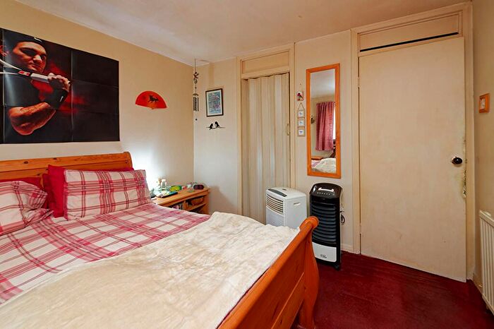 3 Bedroom Terraced House For Sale In Mossbank, Livingston, EH54