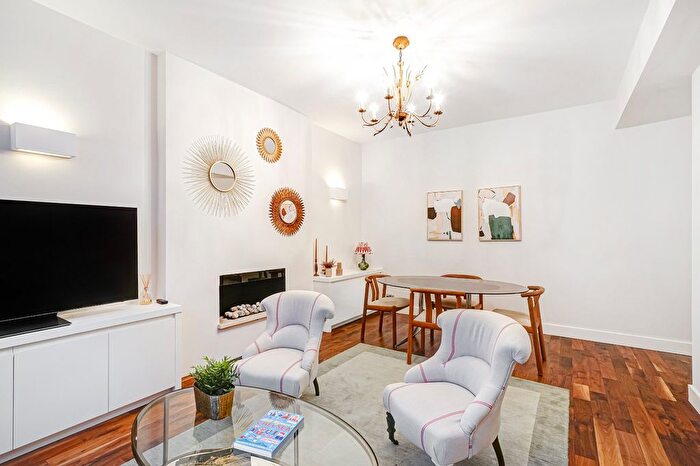 2 Bedroom Flat To Rent In Evelyn Gardens, London, SW7