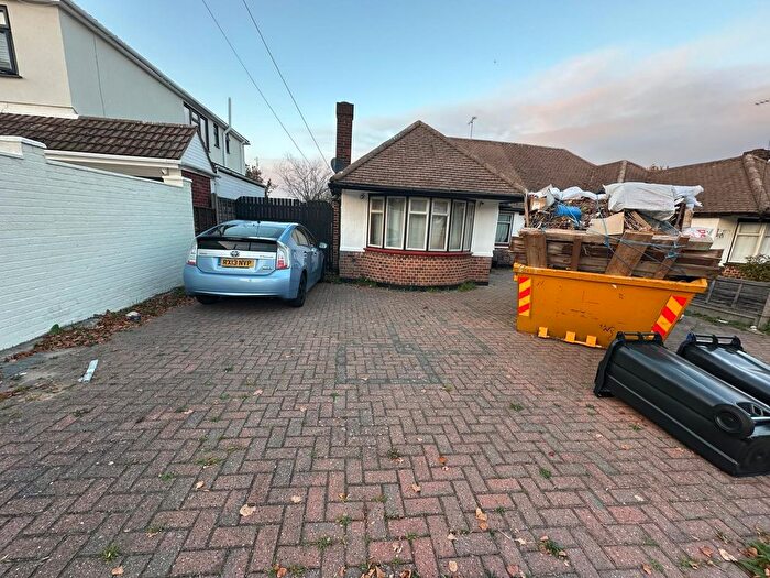 3 Bedroom Bungalow To Rent In Westcliff-On-Sea, SS0