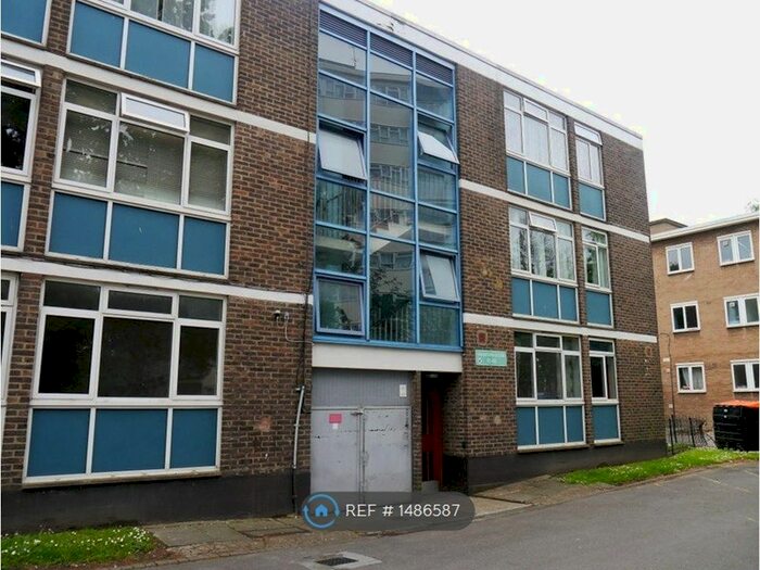 2 Bedroom Flat To Rent In Wainford Close, London, SW19