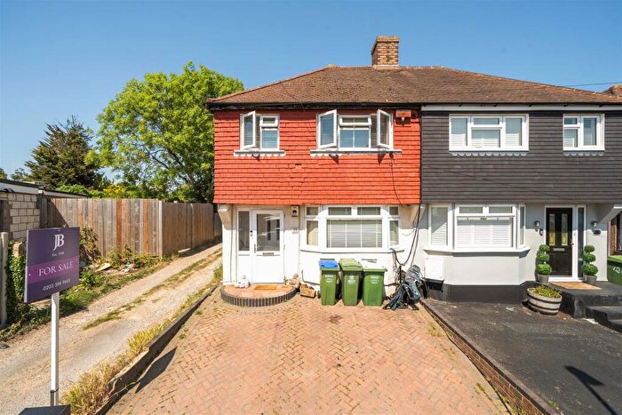 3 Bedroom House For Sale In Ridgeway West, Sidcup, DA15