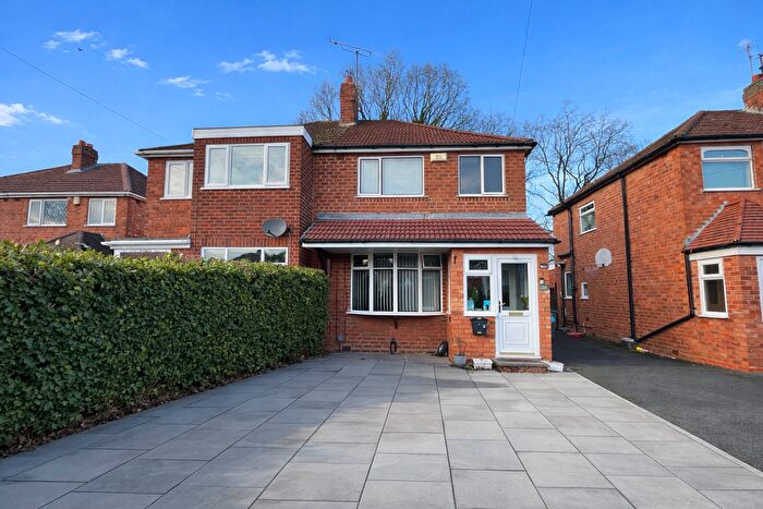 3 Bedroom Semi-Detached House For Sale In Chamberlain Crescent, Shirley, B90