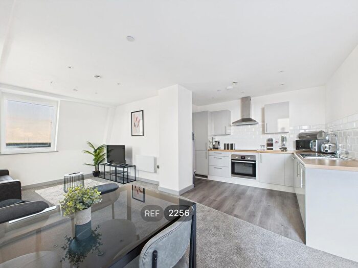 2 Bedroom Flat To Rent In George House, - George Street, HU1