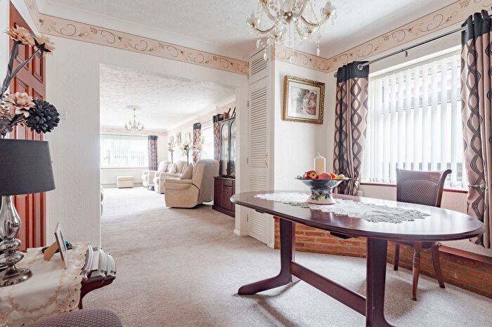 2 Bedroom Detached Bungalow For Sale In Norwich Road, Yaxham, Dereham, NR19