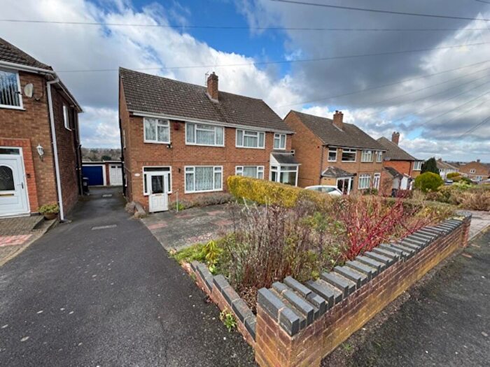 3 Bedroom Semi-Detached House For Sale In Walford Drive, Solihull, West Midlands, B92