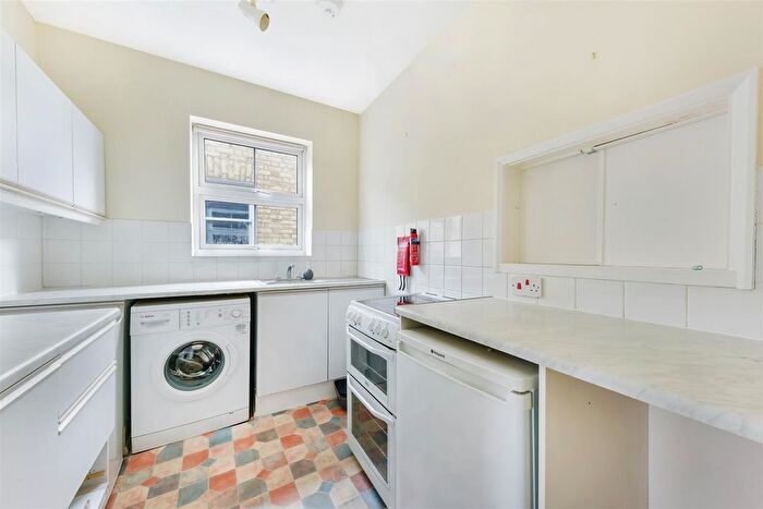 1 Bedroom Flat To Rent In Lilyville Road, Fulham, SW6