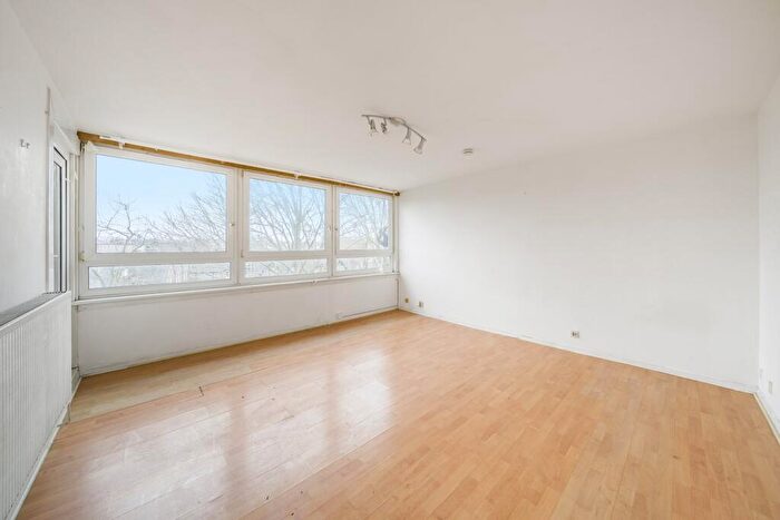 3 Bedroom Apartment For Sale In John Ruskin Street, Oval, SE5