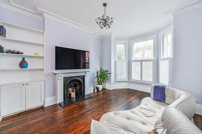 5 Bedroom Flat To Rent In Kennington Oval, , Oval, London, SE11