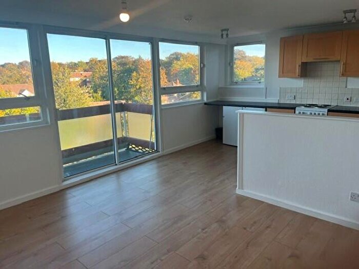 2 Bedroom Apartment To Rent In Grange Vale, Sutton, SM2