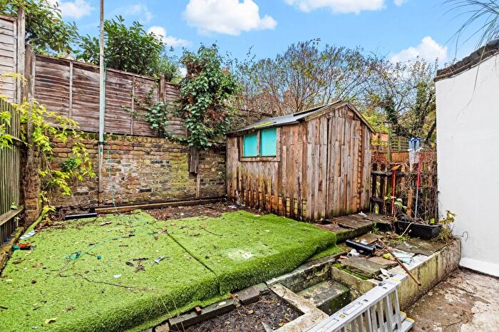 2 Bedroom Flat To Rent In Tuskar Street, London, SE10