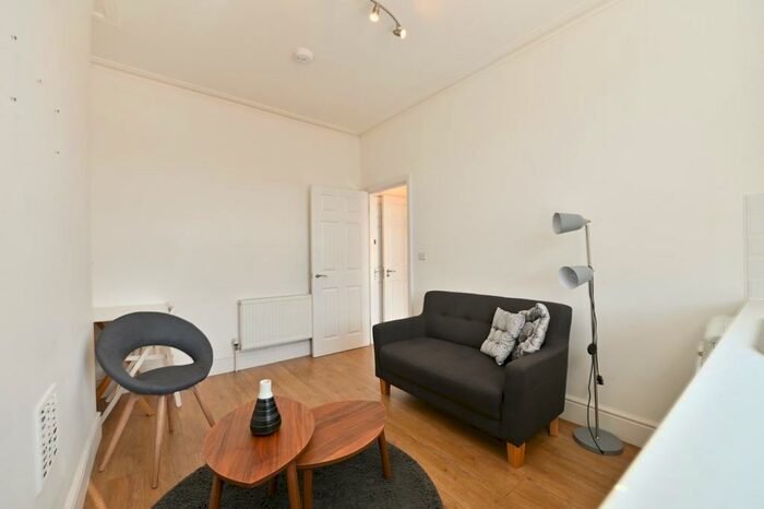 1 Bedroom Apartment To Rent In Hornsey Road, London, N19