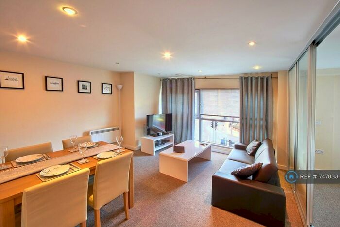 2 Bedroom Flat To Rent In Beckhampton Street, Swindon, SN1