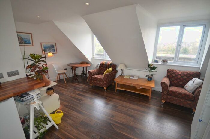 2 Bedroom Flat To Rent In Norwood High Street, West Norwood, London, SE27