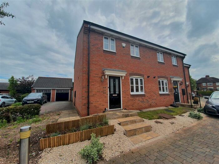3 Bedroom Semi-Detached House To Rent In Amblerise Close, Bolehall, Tamworth, B77