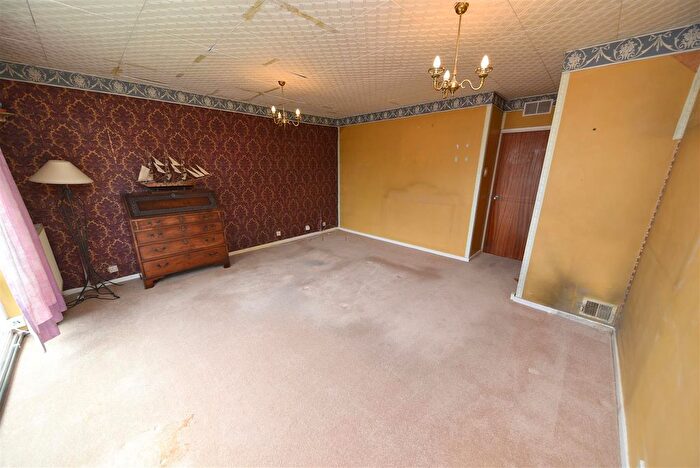 2 Bedroom Flat For Sale In Walmead Croft, Harborne, Birmingham, B17