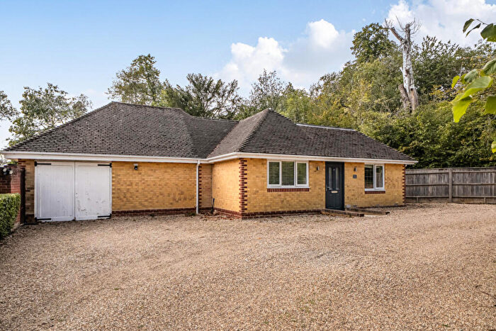 2 Bedroom Bungalow For Sale In Hocketts Close, Whitchurch Hill, Reading, Oxfordshire, RG8